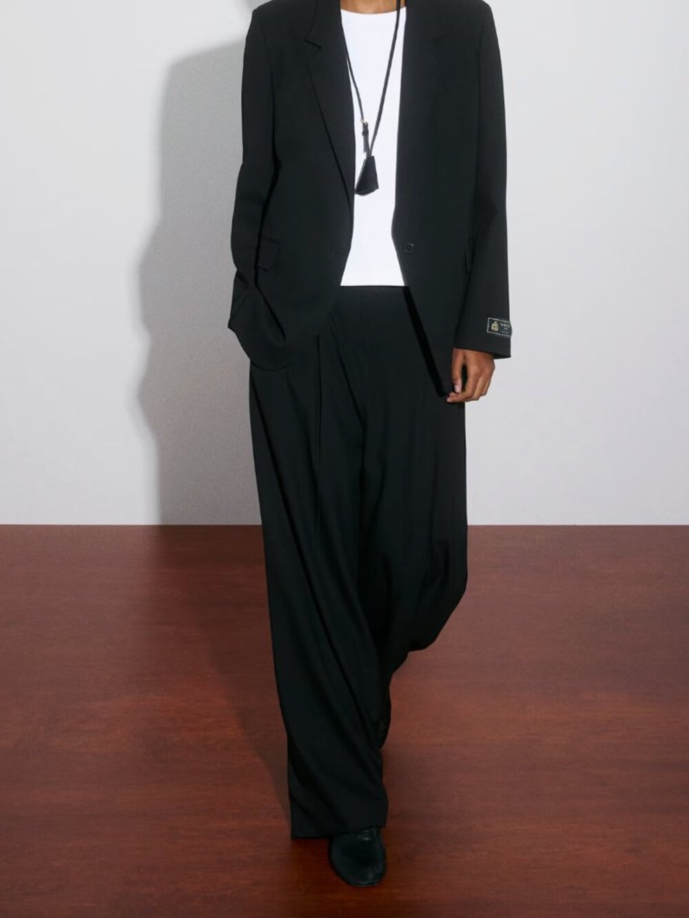 ARITZIA LAVISH PANTS IN BLACK SIZE 4 - Picture 4 of 11